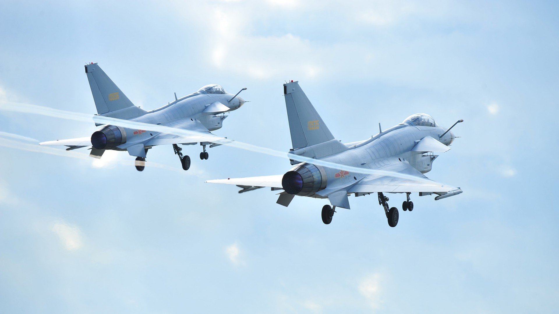 九游官网pc-狂欢之夜，场上豪门争雄场下球迷热情高涨，狂欢节之夜